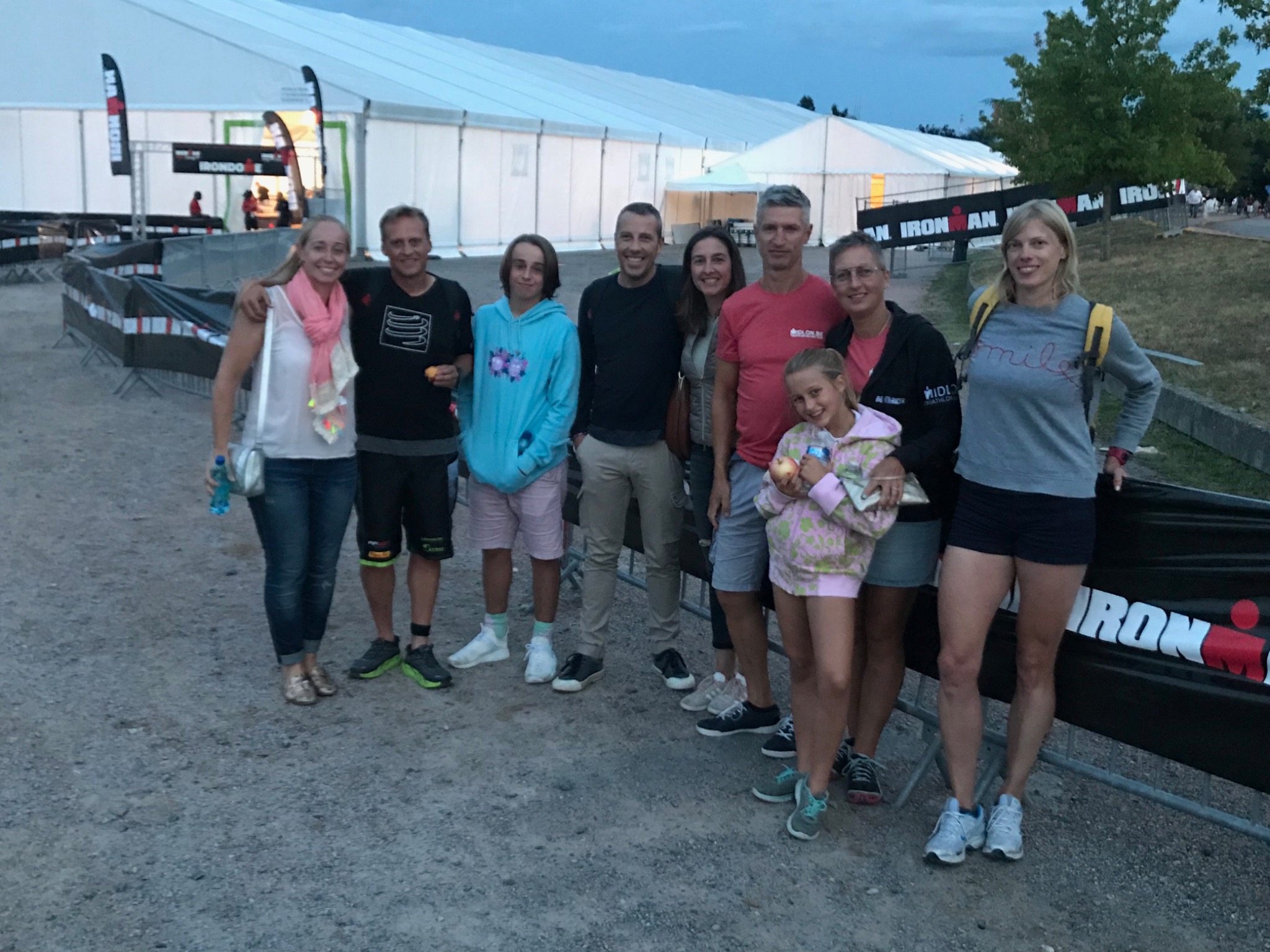 Clubgenoten en supporters samen